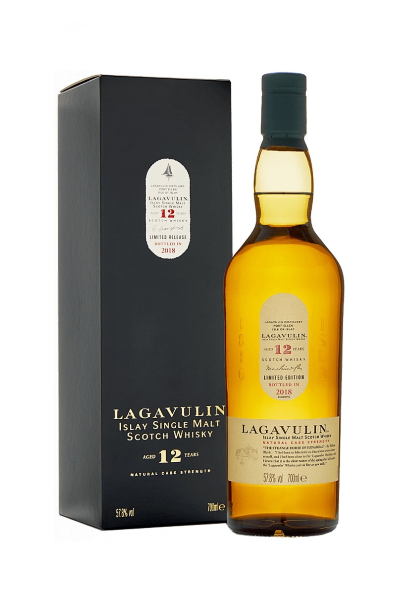 Виски Лагавулин 12 лет, в подарочной упаковке, 0.7л